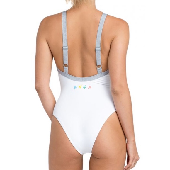 π₯π₯RVCA - REAL TALK ONE PIECEπ₯π₯ - Picture 4 of 8